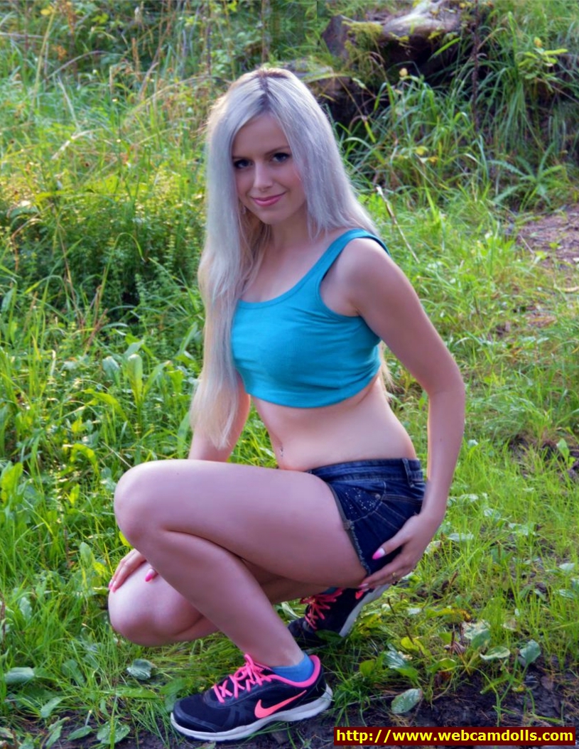 Blonde Teen Girl in Blue Denim Shorts and Blue Bra on Webcamdolls